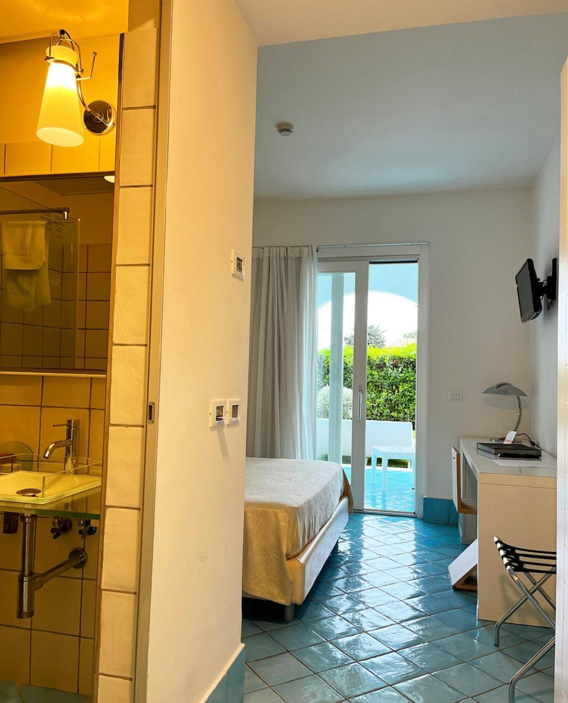 ספרלונגה Ganimede Hotel חדר תמונה